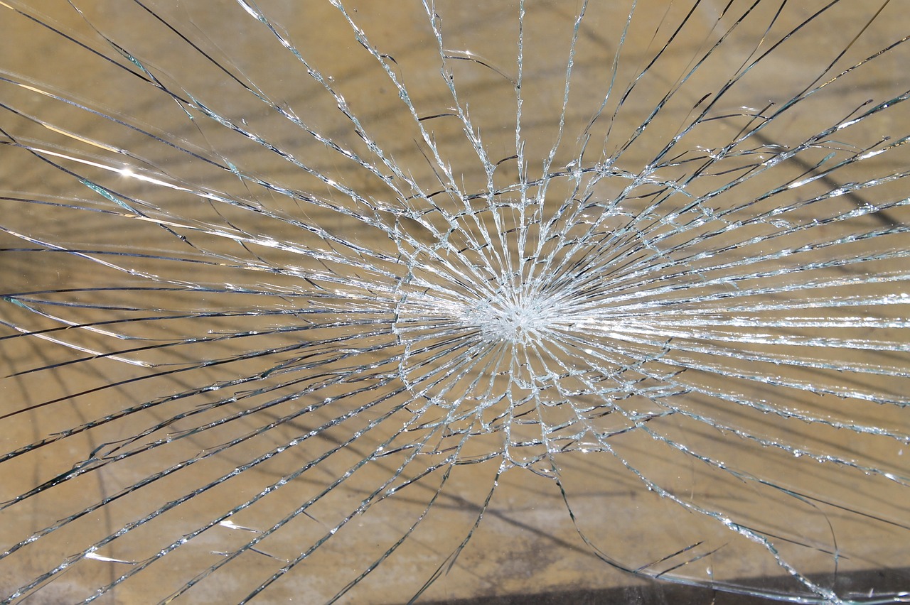 vitrine brisée